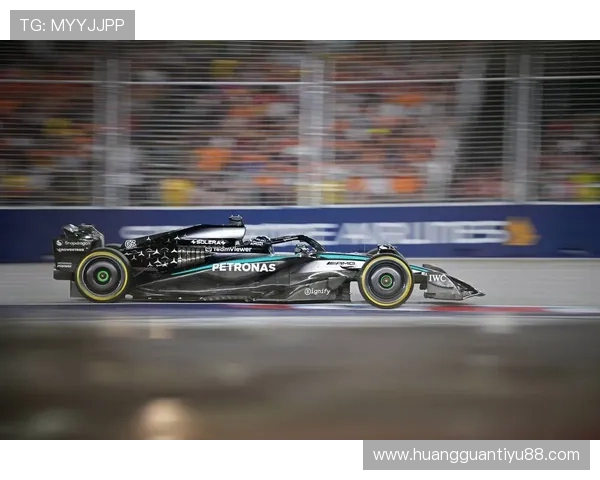 梅赛德斯惊艳表现引领F1新赛季激情角逐赛场风云