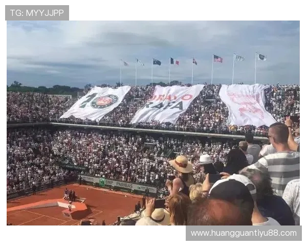 网球世界最新动态：明星选手激烈对决引发球迷热议